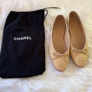 CHANEL Patent CapToe CC BallerinaFlats 36.5 Beige